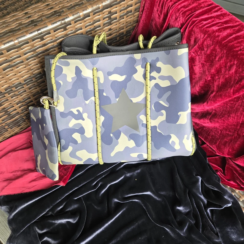 Camo Neoprene Tote Bag Rope Handles Star Accent w/ Zip Pouch - Picture 1 of 9
